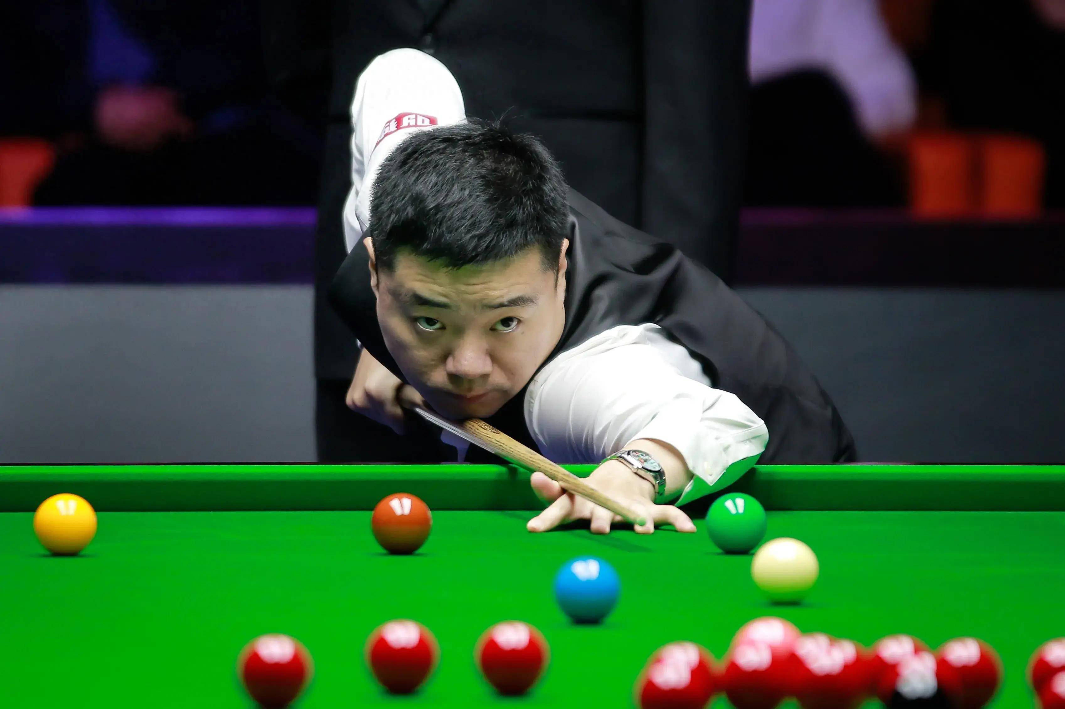 其背后隐藏 其背后隐藏