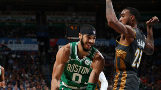 利物浦太子在皇马水土不服 阿诺德左腿股四头肌直肌拉伤 缺席2月