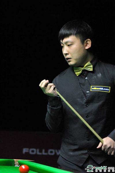 埃兰路球场的比赛已经重新开始…… 加油，曼联！🇾🇪 46分钟｜⚪️ 0-0 🔴 ｜ #MUFC 来源：Stretford Paddock